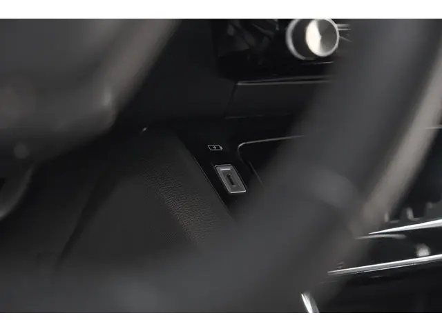 Peugeot e-2008 EV Allure Pack 50 kWh 2021 Elektrisch 39