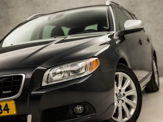 Volvo V70 1.6 T4 R-Design 2013 Benzine 15