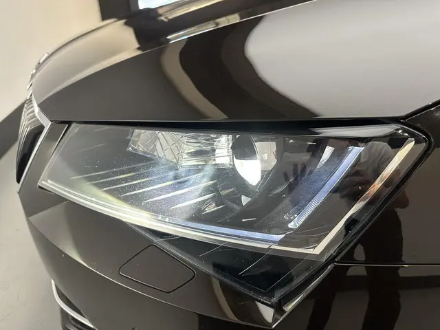 Škoda Superb 1.5 TSI Business Edition 2019 Benzine 32