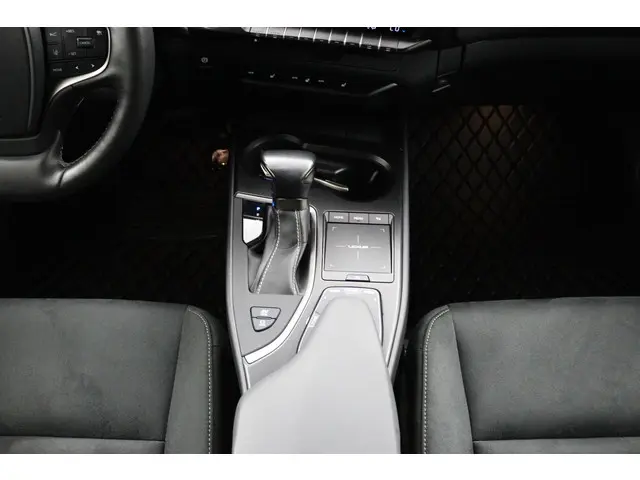 Lexus UX 250h Business Line 2022 Hybride Benzine 50