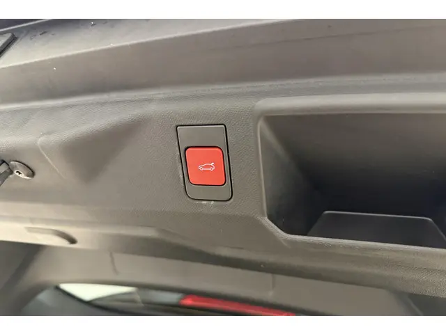 Peugeot 5008 1.2 Hybrid GT 2025 Hybride Benzine 10