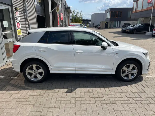 Audi Q2 35 TFSI S Edition 2024 Benzine 4