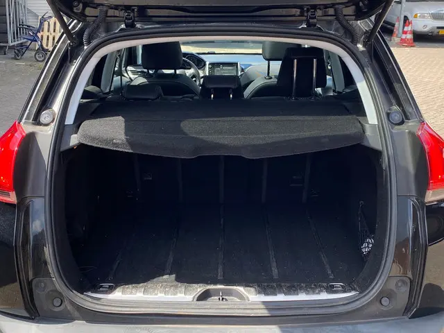 Peugeot 2008 1.2 VTi Allure Pack Premium Plus 2014 Benzine 5