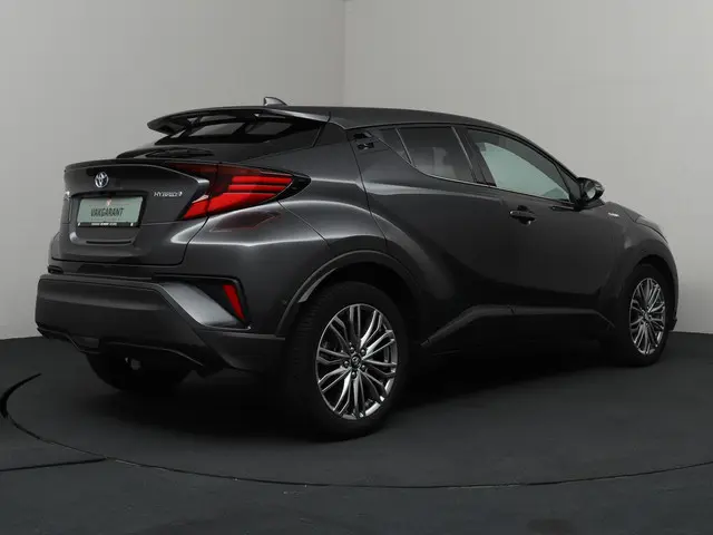 Toyota C-HR 2
