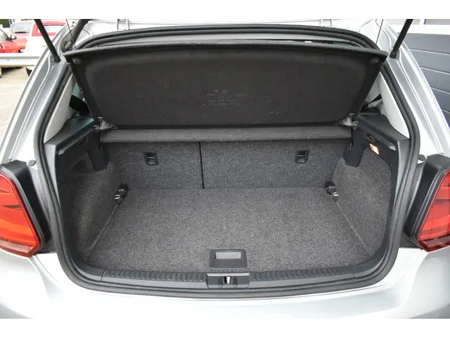 Volkswagen Polo 1.2 TSI R-Line Comfortline 2016 Benzine 12