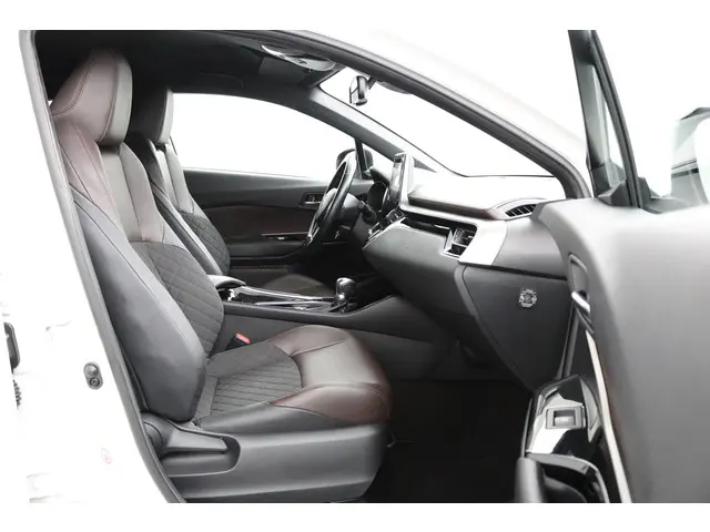 Toyota C-HR 1.8 Hybrid Executive 2017 Hybride Benzine 22