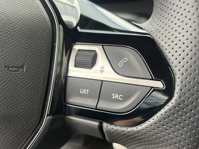 Peugeot e-2008 EV GT Pack 50 kWh 2022 Elektrisch 23