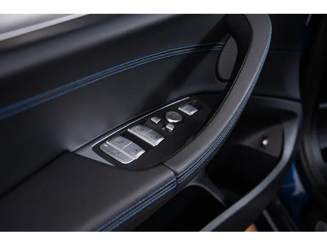 BMW X3 xDrive30e High Executive 2020 Hybride Benzine 44