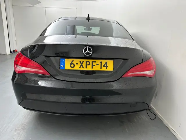Mercedes-Benz CLA 180 BlueEFF. Lease Edition 2014 Benzine 4