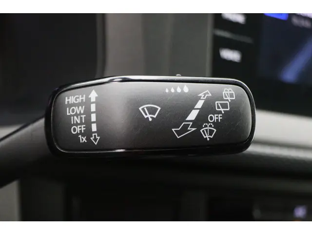 Volkswagen Transporter 2.0 TDI DSG L1H1 2022 Diesel 33