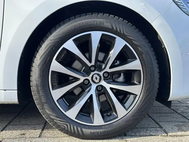 Renault Clio TCe 90 Techno 2023 Benzine 34