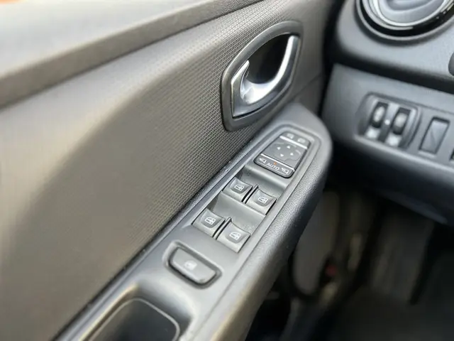 Renault Clio Estate 0.9 TCe Intens 2018 Benzine 6