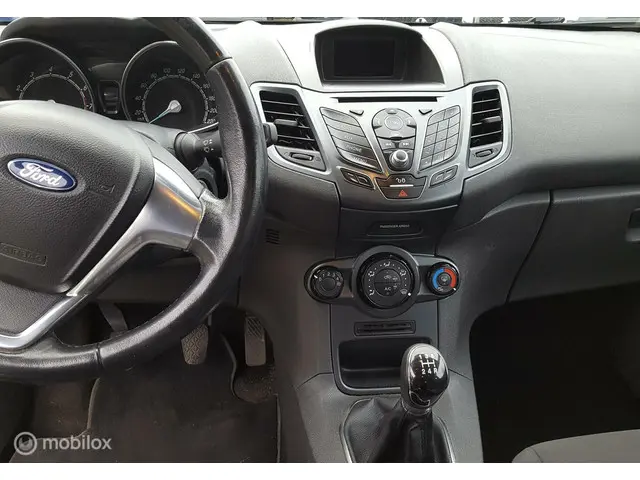 Ford Fiesta 1.25 / 145129 KM. AIRCO 2015 Benzine 15