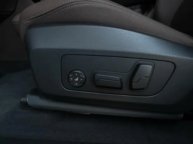 BMW X1 xDrive30e 2023 Hybride Benzine 12