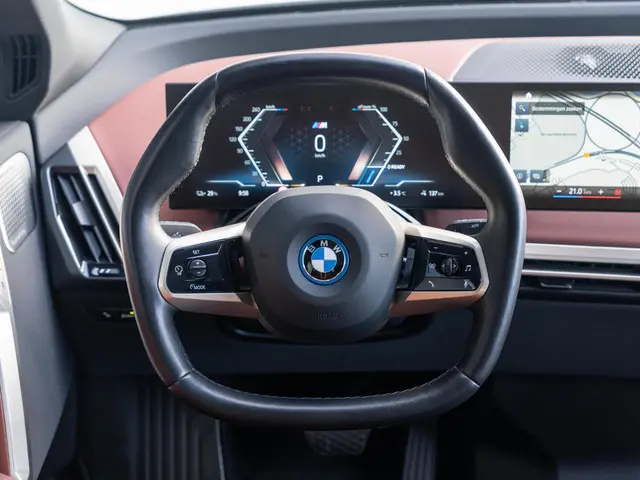 BMW iX M60 2023 Elektrisch 8