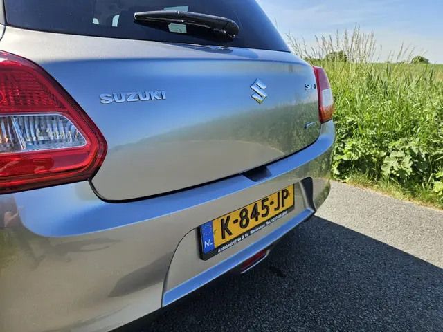 Suzuki Swift 1.2 Select Smart Hybrid 2021 Benzine 18