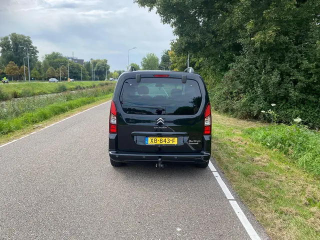 Citroën Berlingo 1.2 PureTech XTR 2016 Benzine 16