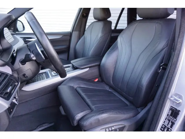 BMW X5 xDrive30d High Executive M Sport 2015 Diesel 10
