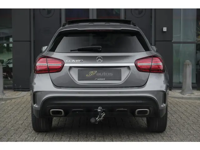 Mercedes-Benz GLA GLA180 AMG 122pk 2019 Benzine 19