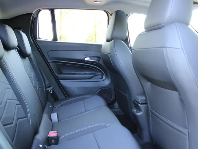 Jeep Avenger 1.2 e-Hybrid Summit 2026 Hybride Benzine 7