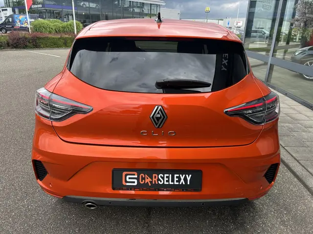 Renault Clio 1.0 TCe 90 GPF techno 2024 Benzine 7