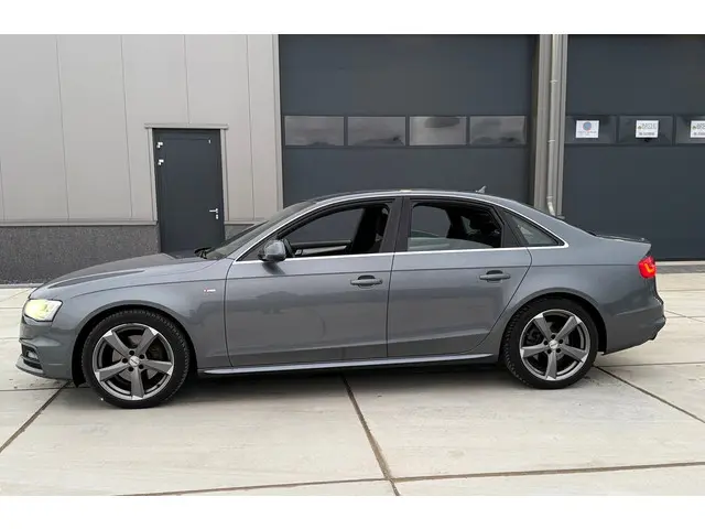 Audi A4 Limousine 1.8 TFSIe Limited S Sport 2014 Benzine 9
