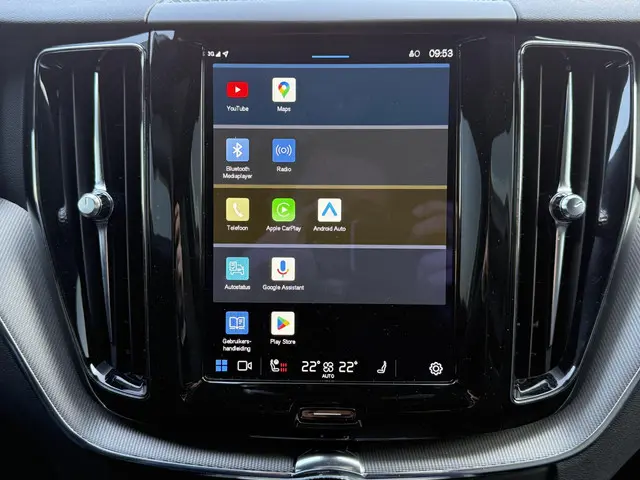 Volvo XC60 2.0 B5 R-Design 2022 Benzine 32