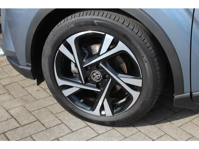 Toyota C-HR 1.8 Hybrid Dynamic 2022 Hybride Benzine 7