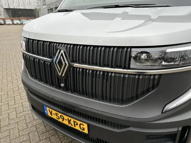 Renault Master T35 2.0 dCi 130 L2H2 Advance 2024 Diesel 19