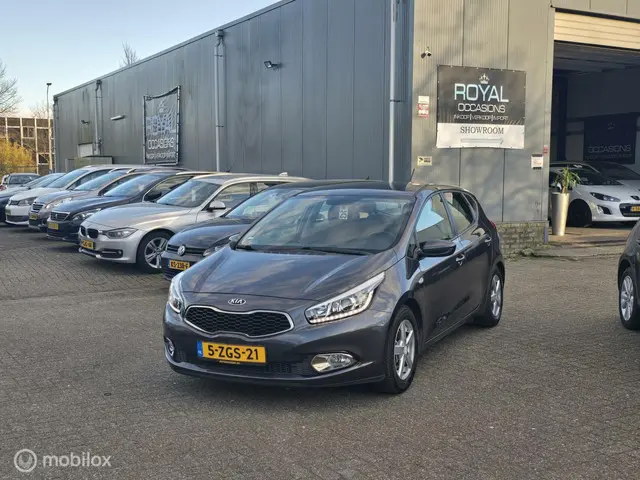 Kia cee'd 1.6 GDI ComfortLine |NAP | Airco 2015 Benzine 38