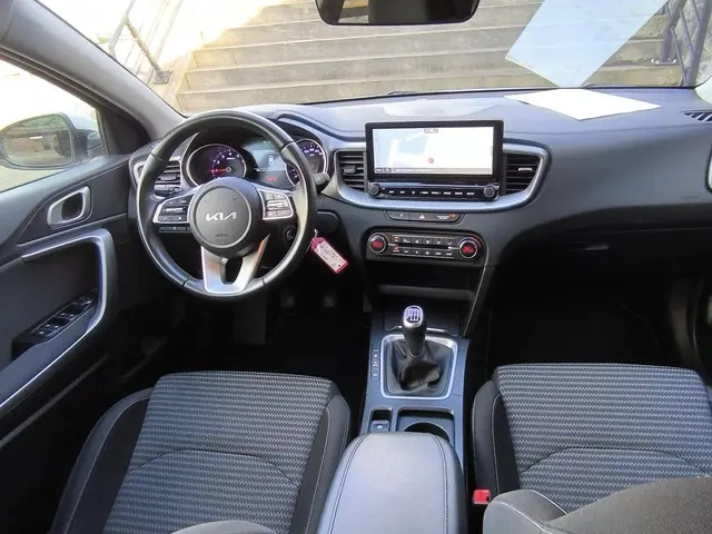 Kia Ceed 1.0 T-GDi DynamicLine 2023 Benzine 3