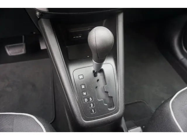 Kia Venga 1.6 CVVT Plus Pack 2012 Benzine 13