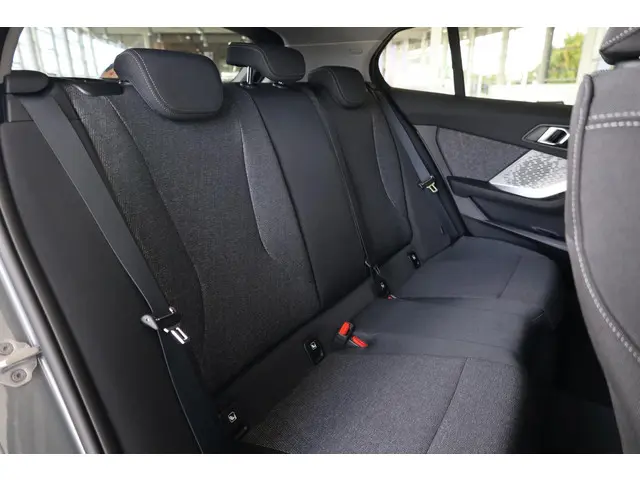 BMW 1 Serie 120 2025 Benzine 9