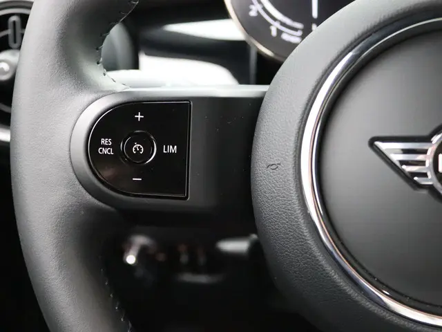 MINI 3-Deurs Cooper 2023 Benzine 13