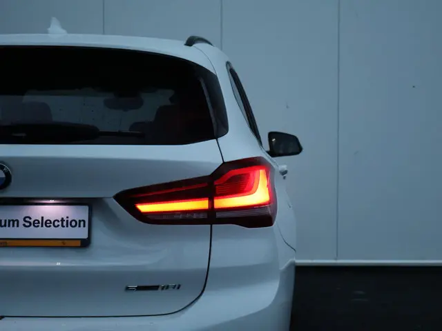 BMW X1 sDrive18i Business Edition Plus 2021 Benzine 13