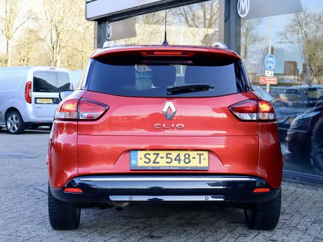 Renault Clio Estate 0.9 TCe Limited 2018 Benzine 12