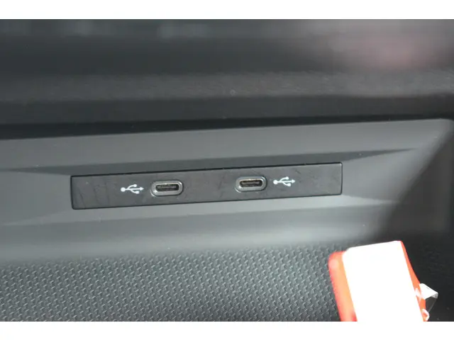 SEAT Leon 1.0 TSI Style Business Intense 2021 Benzine 36