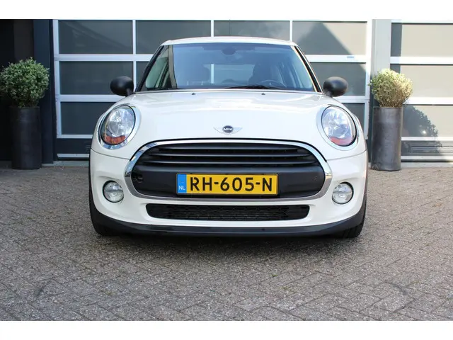 MINI One 3