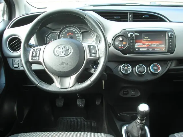 Toyota Yaris 1.3 VVT-i Aspiration 2015 Benzine 10