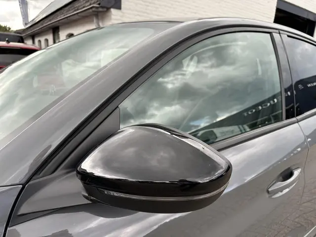 Peugeot 208 1.2 Turbo 100 PK Allure 2024 Benzine 41