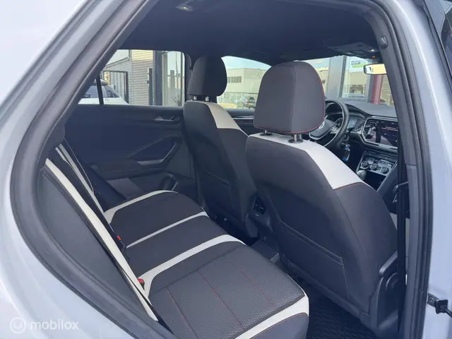 Volkswagen T-Roc 2.0 TSI 4Motion Sport 2018 Benzine 24