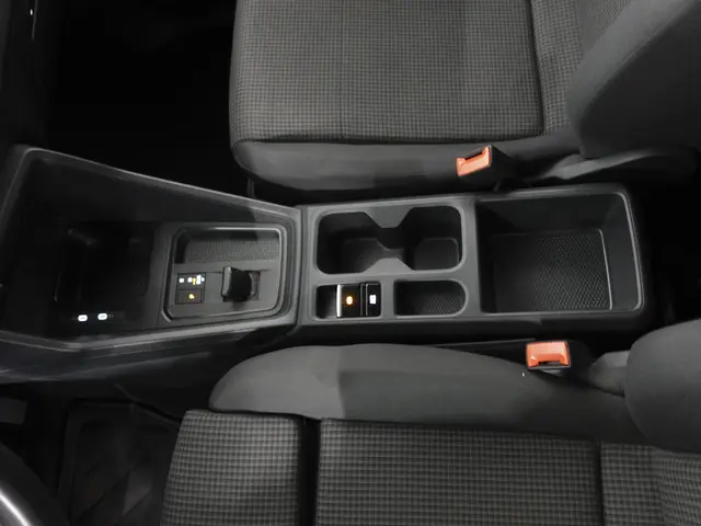 Volkswagen Caddy Cargo Maxi 2.0 TDI Style 2023 Diesel 26