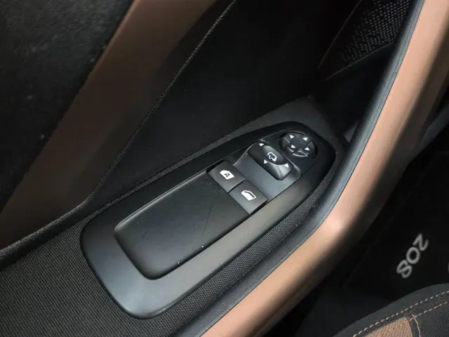 Peugeot 208 1.2 VTi Urban Soul 2013 Benzine 17