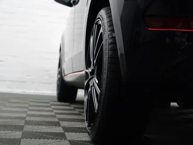 Volkswagen up! 1.0 BMT R Line- 2018 Benzine 28