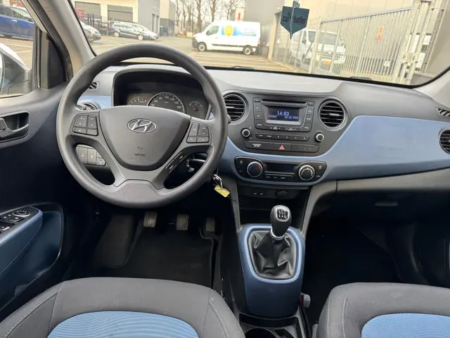 Hyundai i10 1.0i i-Motion Comfort 2015 Benzine 6