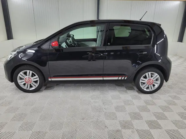 Volkswagen up! 3
