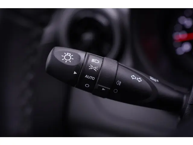 Hyundai i10 1.0 Select 2023 Benzine 24