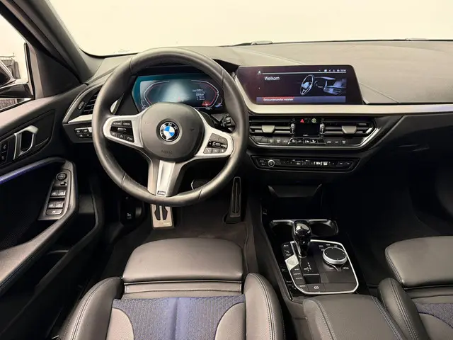 BMW 1 Serie 5-deurs 118i 2024 Benzine 6