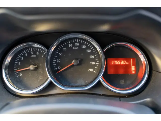 Dacia Duster 1.2 TCe 4x2 Lauréate 2015 Benzine 26