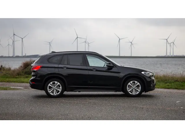 BMW X1 xDrive25e Executive 2021 Hybride Benzine 18